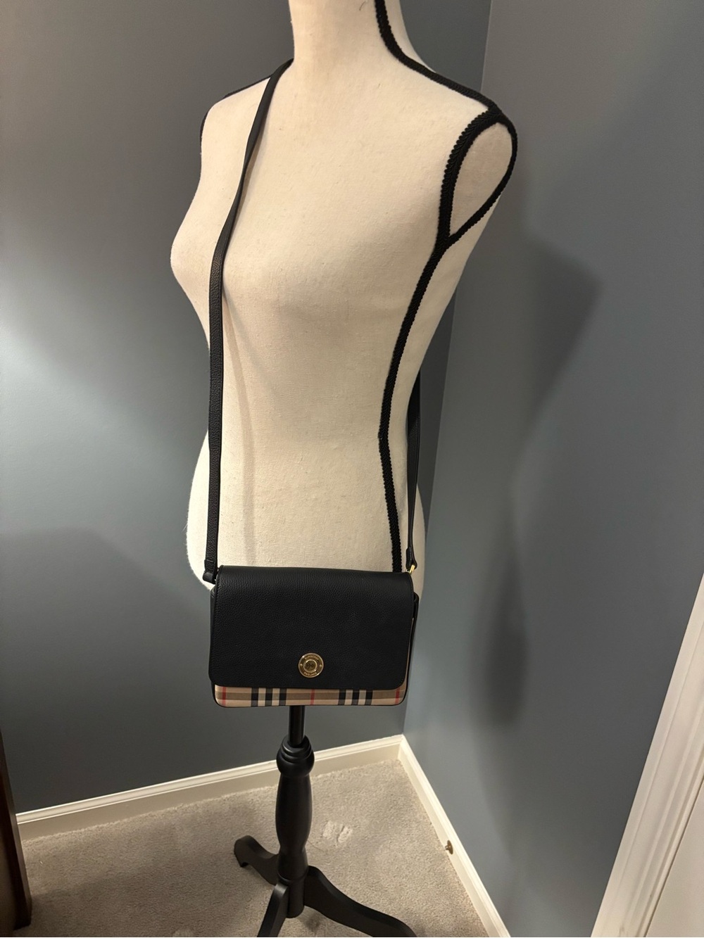 Authentic Burberry Crossbody Bag in Black